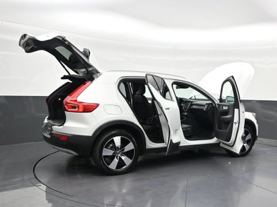 2021 Volvo XC40 Momentum