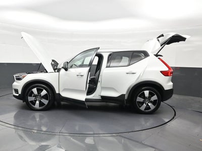 2021 Volvo XC40 Momentum