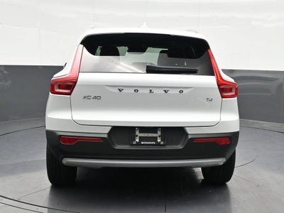 2021 Volvo XC40 Momentum