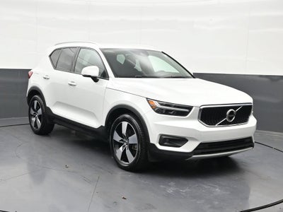 2021 Volvo XC40 Momentum