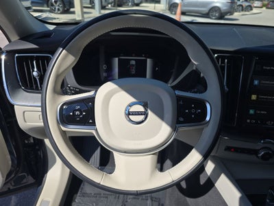 2024 Volvo XC60 Recharge Plug-In Hyb Plus Dark Theme