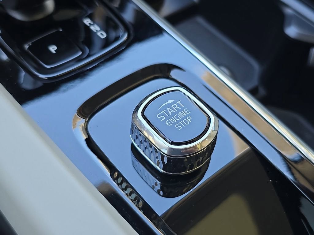 2024 Volvo XC60 Recharge Plug-In Hyb Plus Dark Theme
