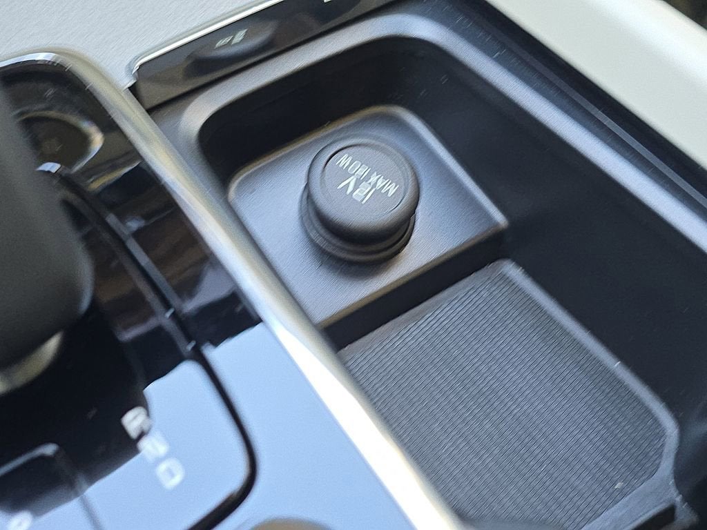 2024 Volvo XC60 Recharge Plug-In Hyb Plus Dark Theme