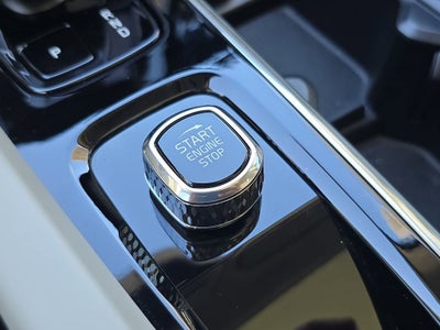 2024 Volvo XC60 Recharge Plug-In Hyb Plus Dark Theme