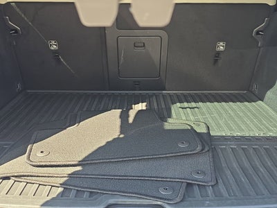 2024 Volvo XC60 Recharge Plug-In Hyb Plus Dark Theme