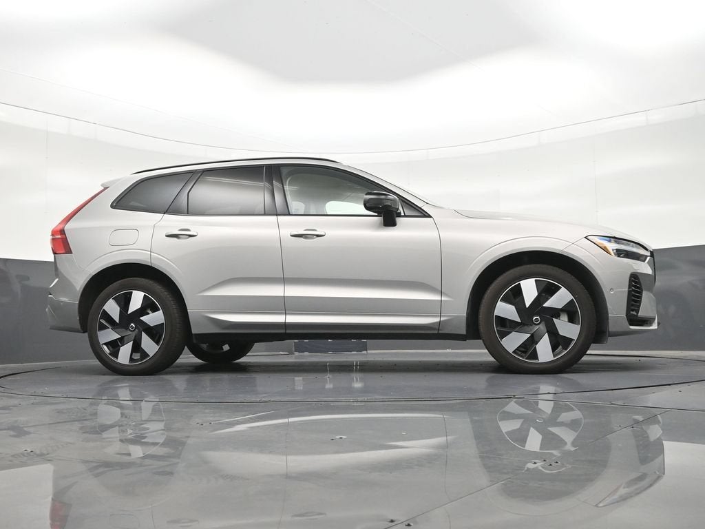 2024 Volvo XC60 Recharge Plug-In Hybrid T8 Ultimate Dark Theme