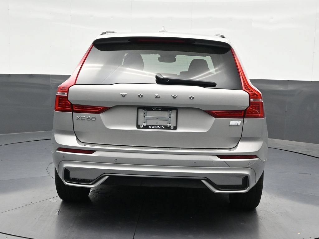 2024 Volvo XC60 Recharge Plug-In Hybrid T8 Ultimate Dark Theme