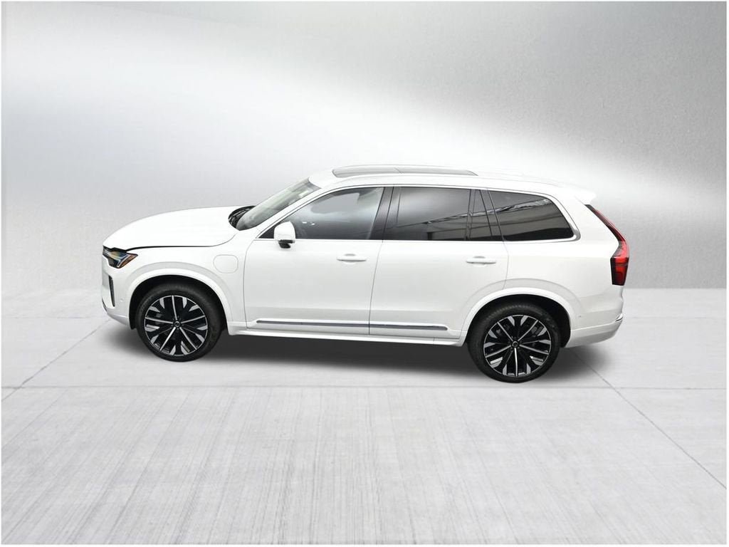 2025 Volvo XC90 Plug-In Hybrid Plus