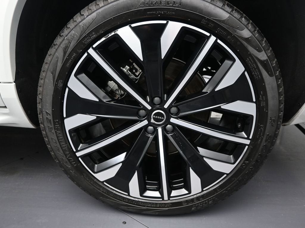 2025 Volvo XC90 Plug-In Hybrid Plus