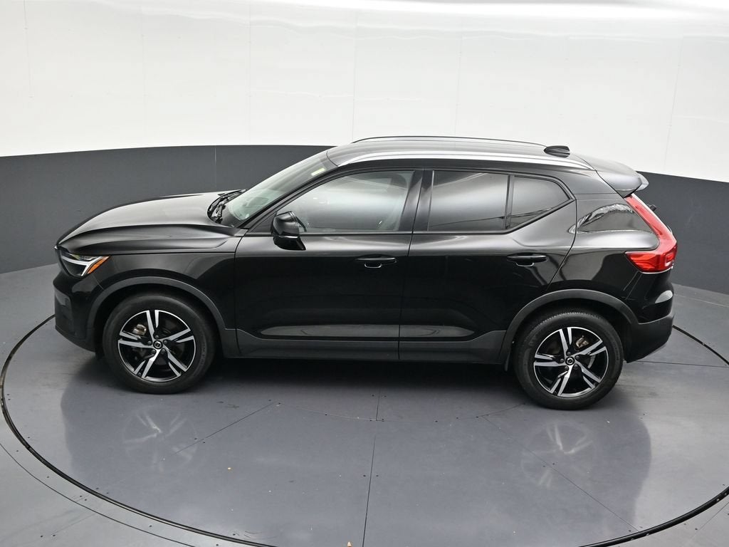 2023 Volvo XC40 Core