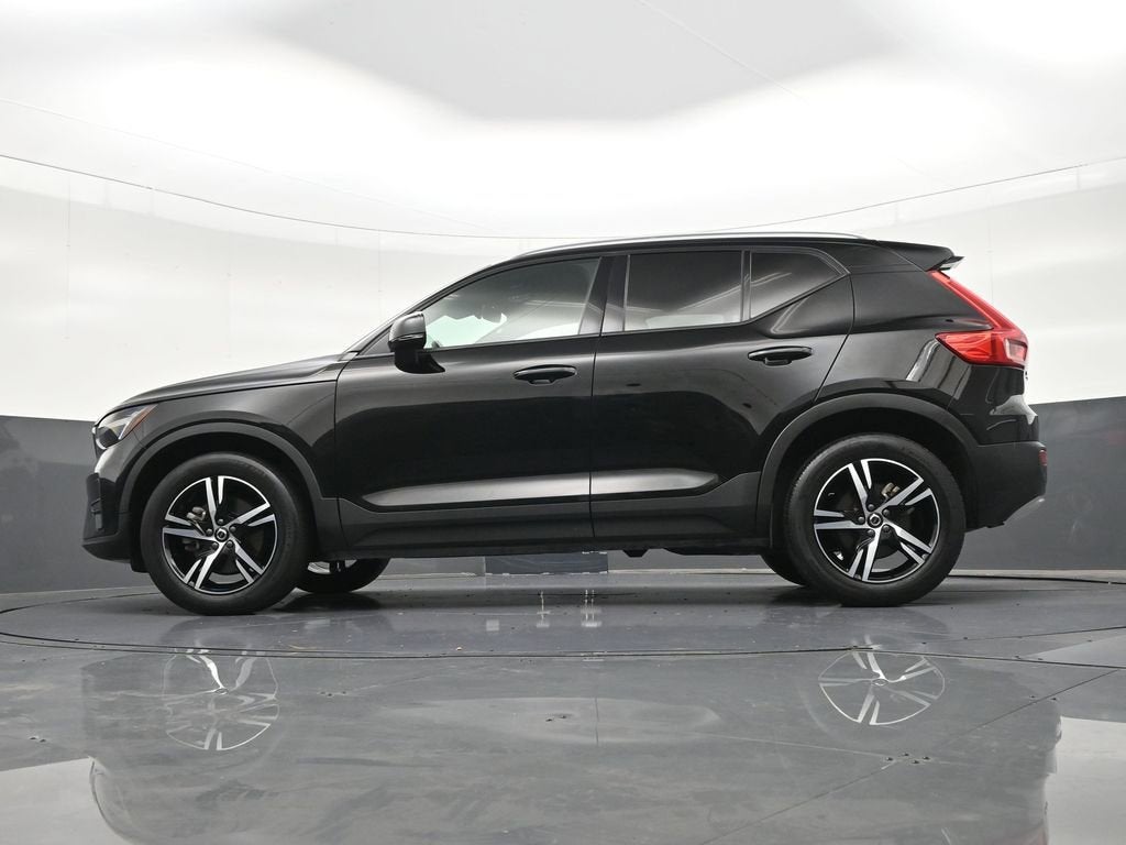 2023 Volvo XC40 Core