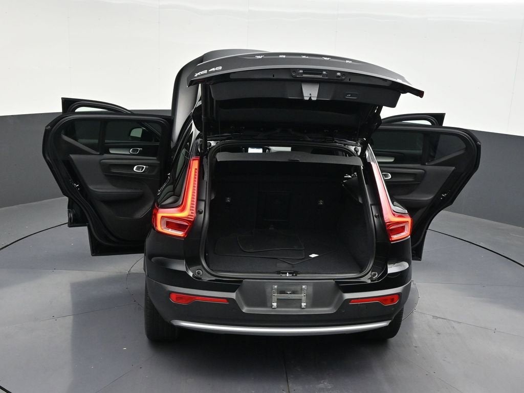 2023 Volvo XC40 Core