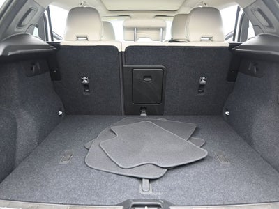 2023 Volvo XC40 Plus Bright Theme