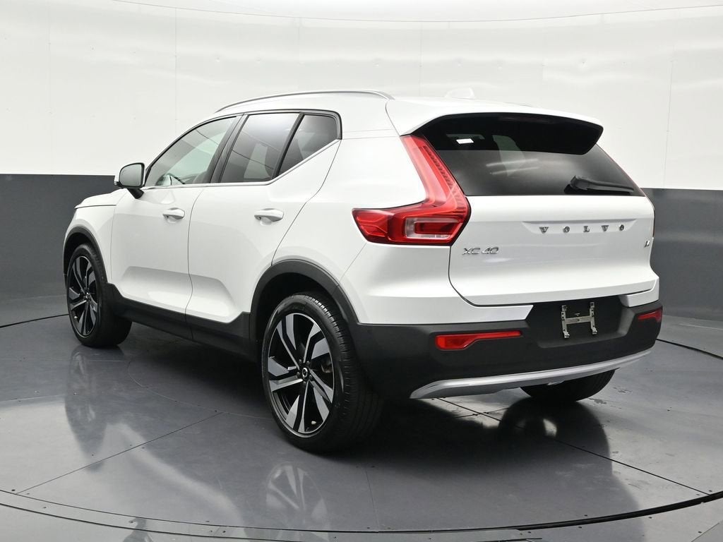 2023 Volvo XC40 Plus Bright Theme