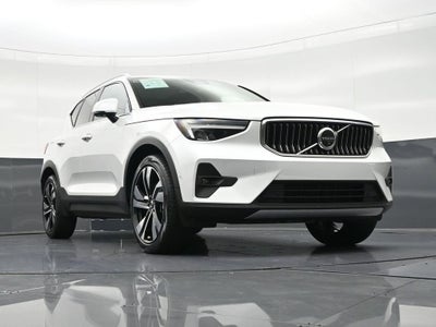 2023 Volvo XC40 Plus Bright Theme
