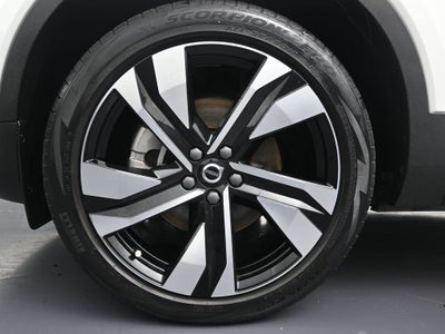 2023 Volvo XC40 Plus Bright Theme
