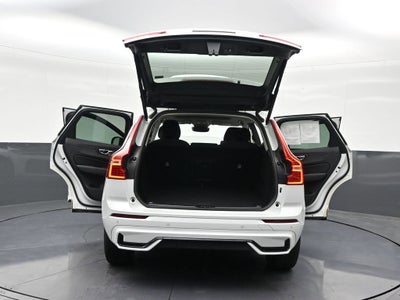 2023 Volvo XC60 Plus Dark Theme