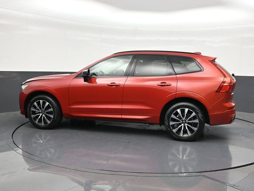 2024 Volvo XC60 Core Dark Theme