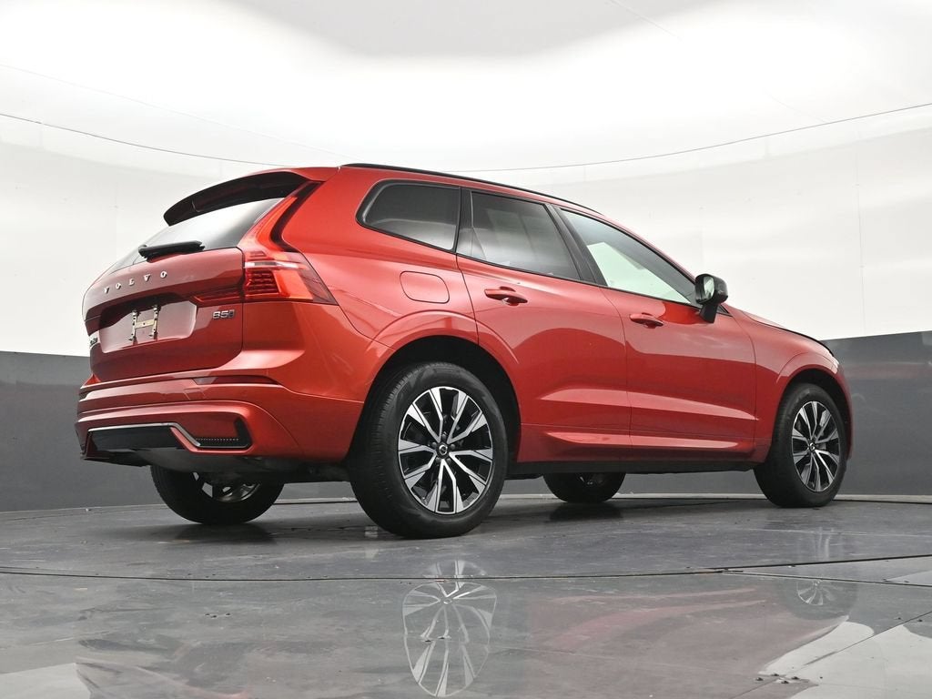 2024 Volvo XC60 Core Dark Theme