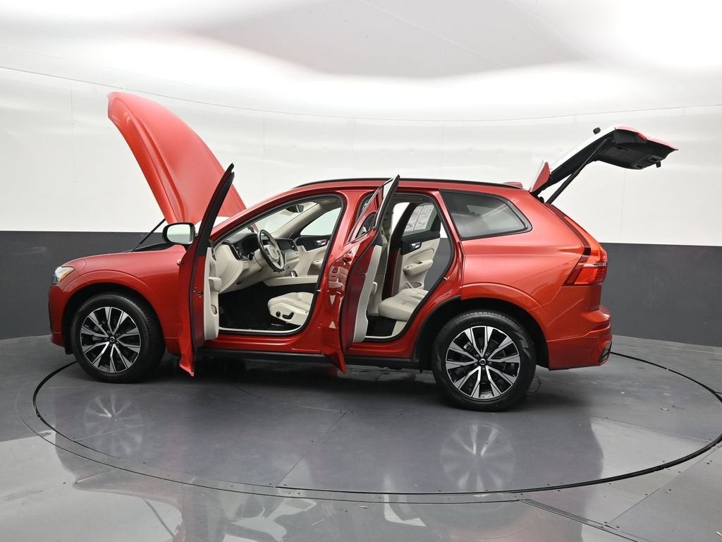 2024 Volvo XC60 Core Dark Theme