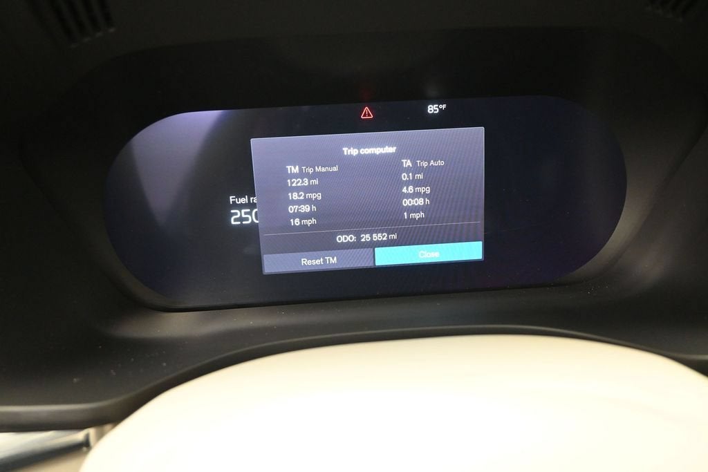 2024 Volvo XC60 B5 Core Dark Theme