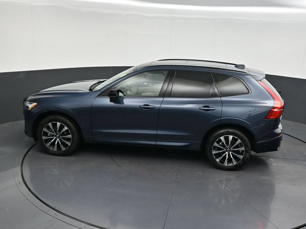 2024 Volvo XC60 B5 Core Dark Theme