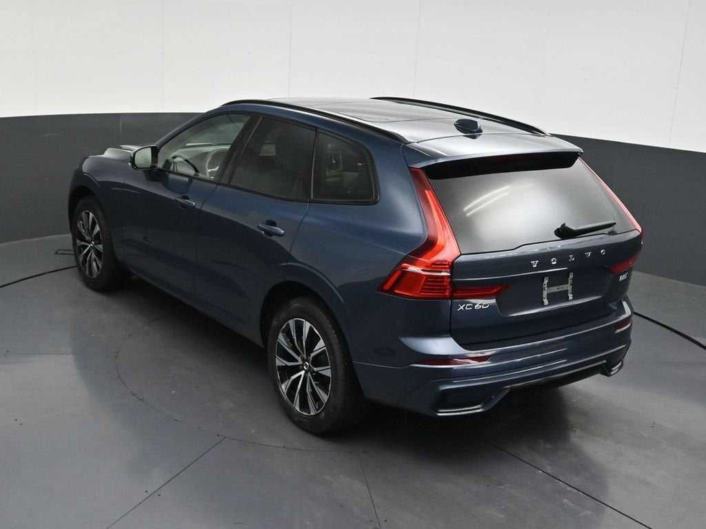 2024 Volvo XC60 B5 Core Dark Theme
