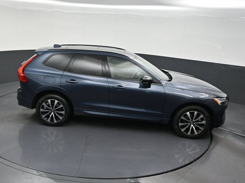 2024 Volvo XC60 B5 Core Dark Theme