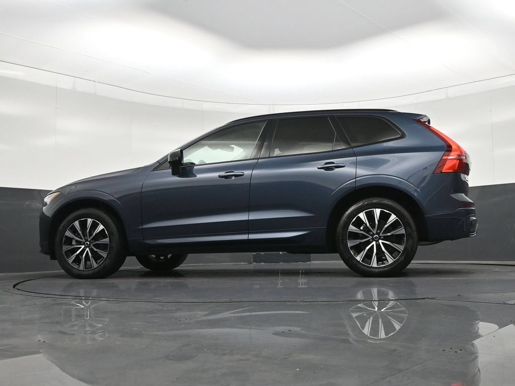 2024 Volvo XC60 B5 Core Dark Theme