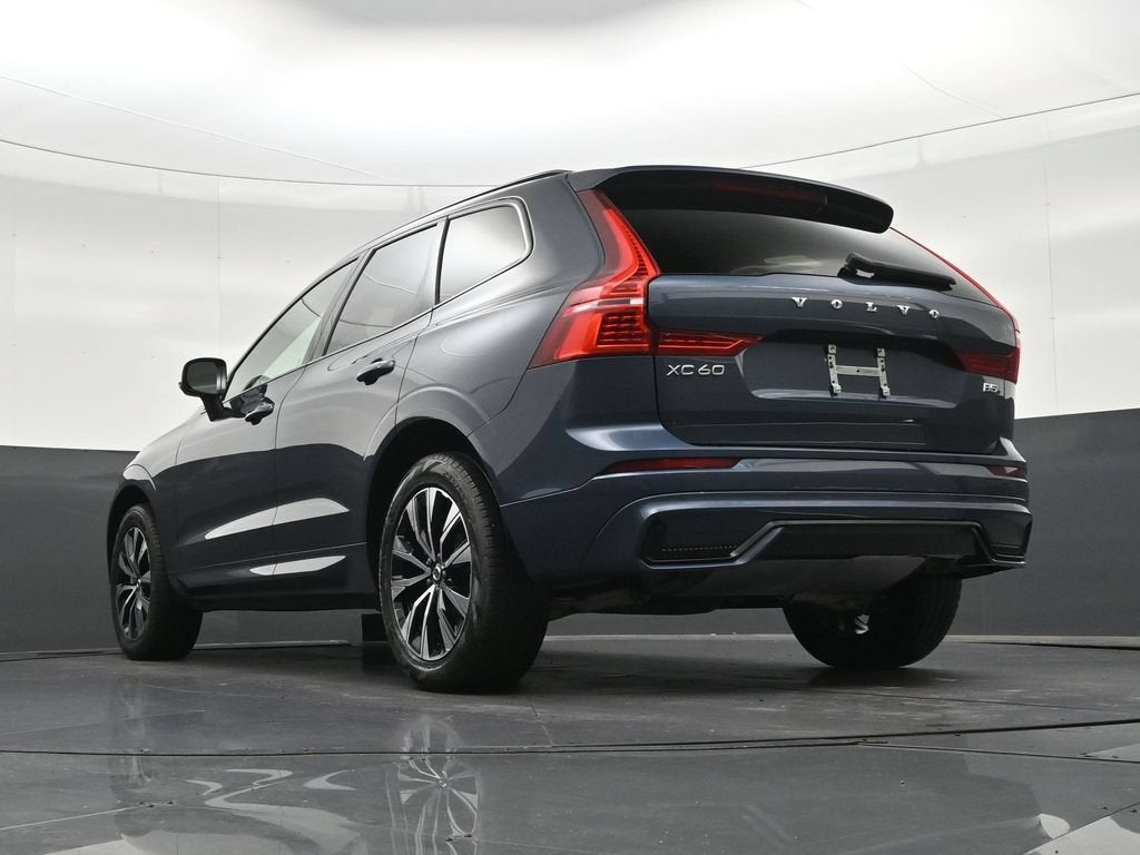2024 Volvo XC60 B5 Core Dark Theme