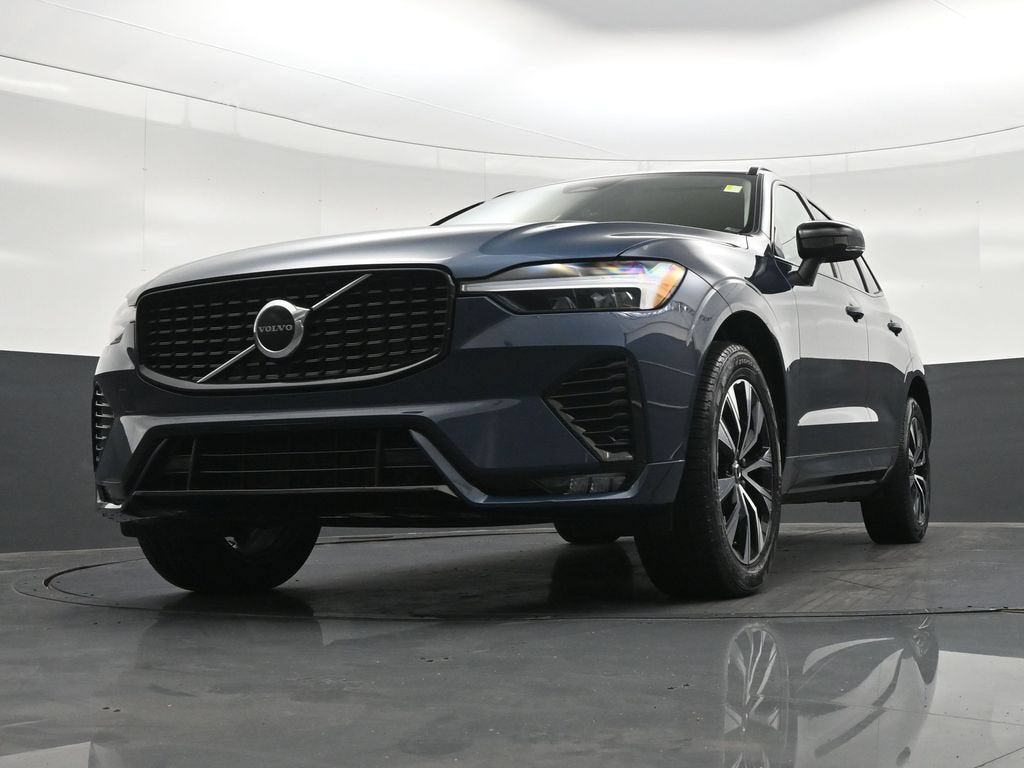 2024 Volvo XC60 B5 Core Dark Theme