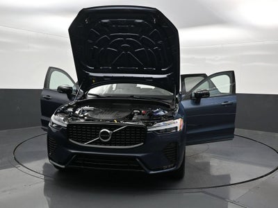 2024 Volvo XC60 B5 Core Dark Theme