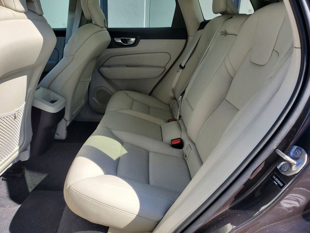 2022 Volvo XC60 Momentum