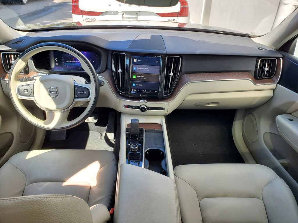 2022 Volvo XC60 Momentum