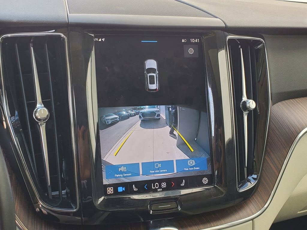 2022 Volvo XC60 Momentum