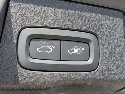 2022 Volvo XC60 Momentum