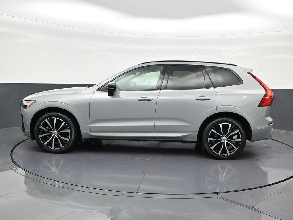 2024 Volvo XC60 Plus Dark Theme