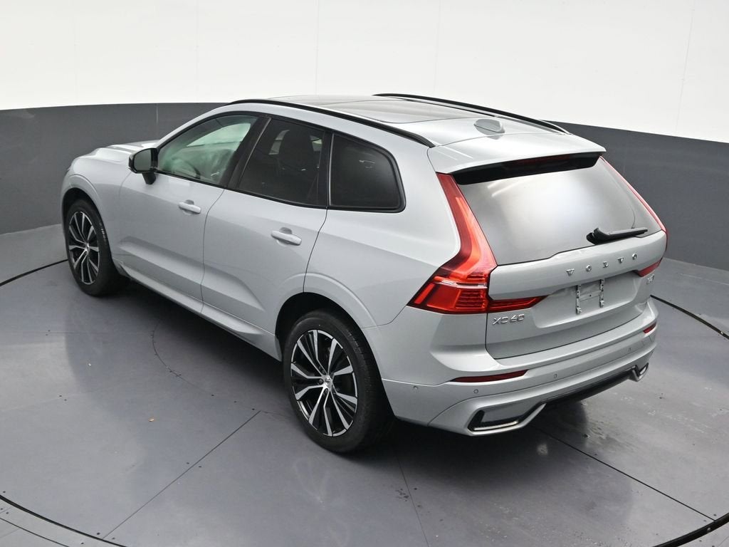 2024 Volvo XC60 Plus Dark Theme