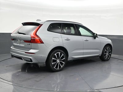 2024 Volvo XC60 Plus Dark Theme