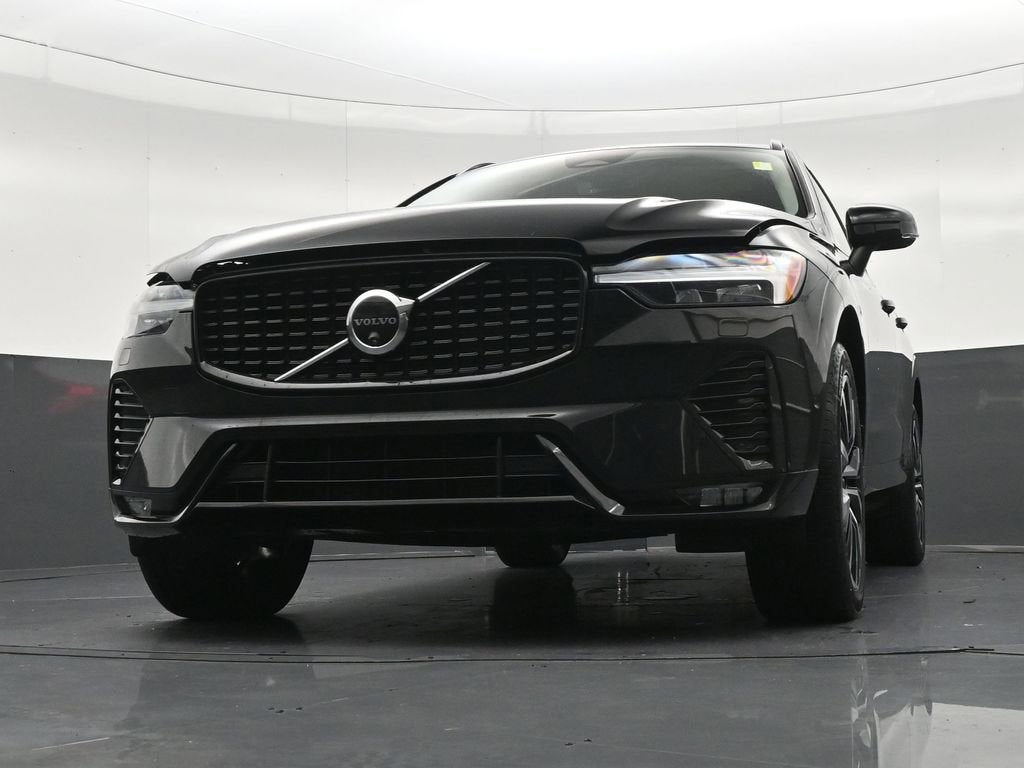 2024 Volvo XC60 B5 Plus Dark Theme