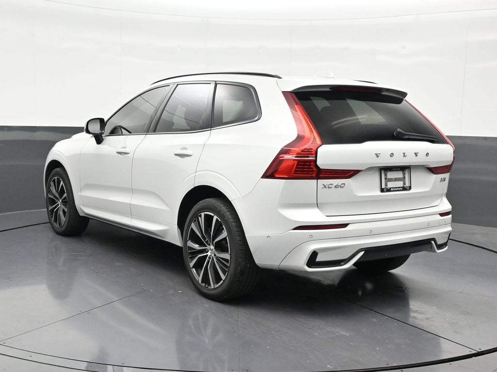 2024 Volvo XC60 B5 Plus Dark Theme
