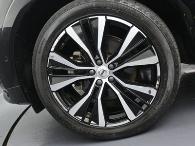 2024 Volvo XC60 Plus Dark Theme