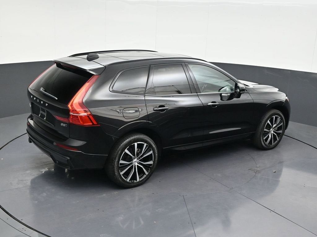 2024 Volvo XC60 Plus Dark Theme