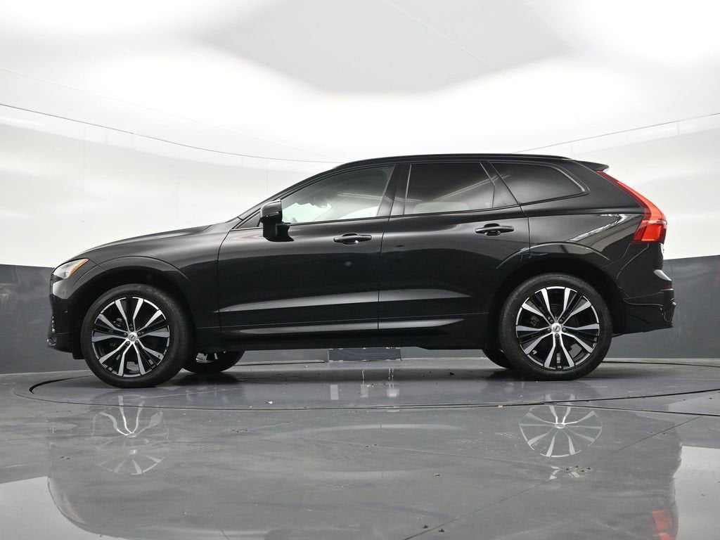2024 Volvo XC60 Plus Dark Theme
