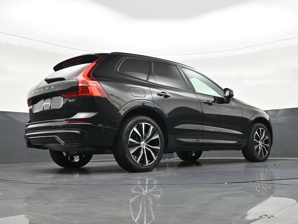 2024 Volvo XC60 Plus Dark Theme