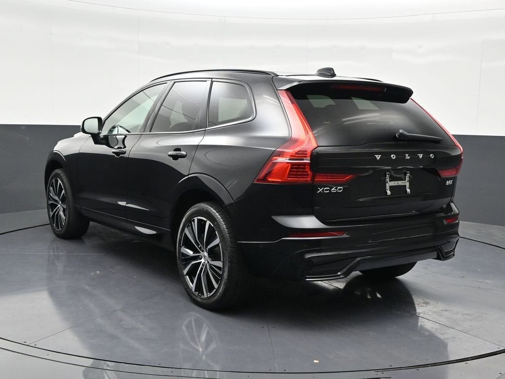 2024 Volvo XC60 Plus Dark Theme