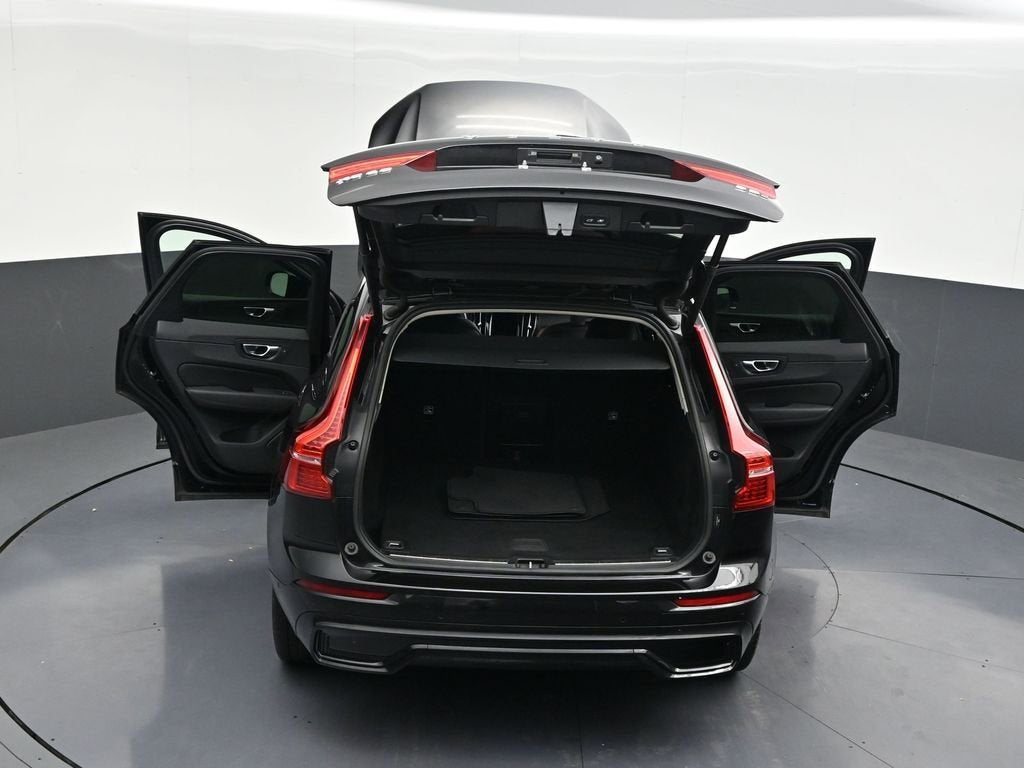 2024 Volvo XC60 Plus Dark Theme