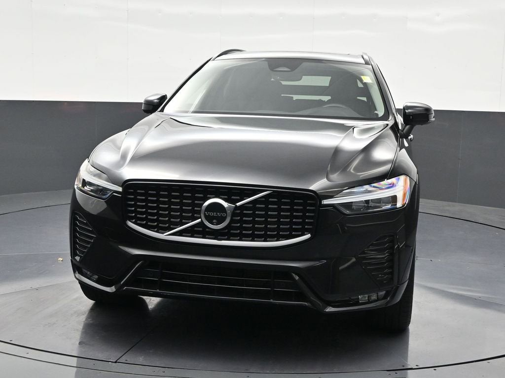 2024 Volvo XC60 Plus Dark Theme