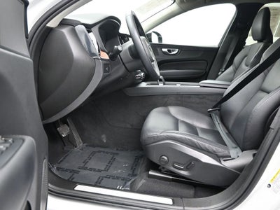 2024 Volvo XC60 Plus Dark Theme