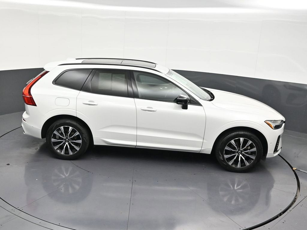 2024 Volvo XC60 Plus Dark Theme